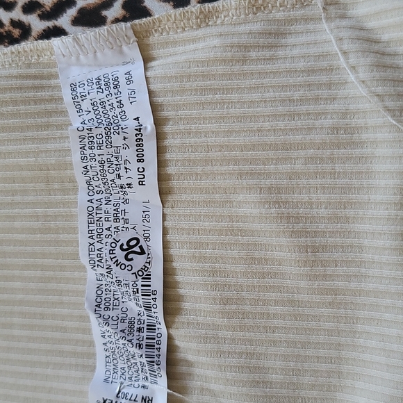 ZARA Puff Sleeves Rib  Top with Plunge Neckline. SZ L - Picture 3 of 9